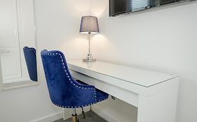 Cosy 1Bed Flat With Free Parking